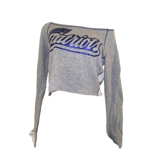 Patriots over-the-shoulder crop sweater
